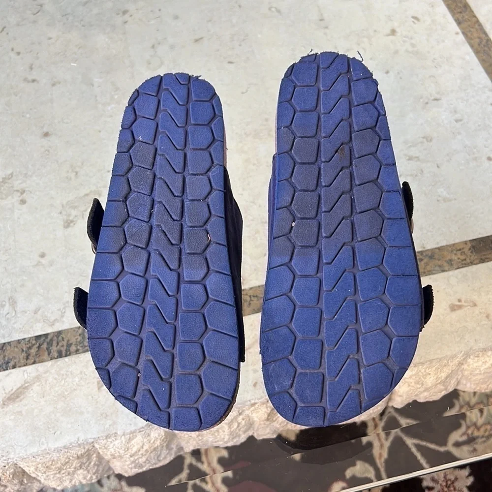 Boys Gap Birkenstock style sandals. Size 1-2